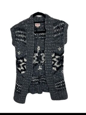 Cozy Grey Patterned Open-Front Women's Sweater Vest